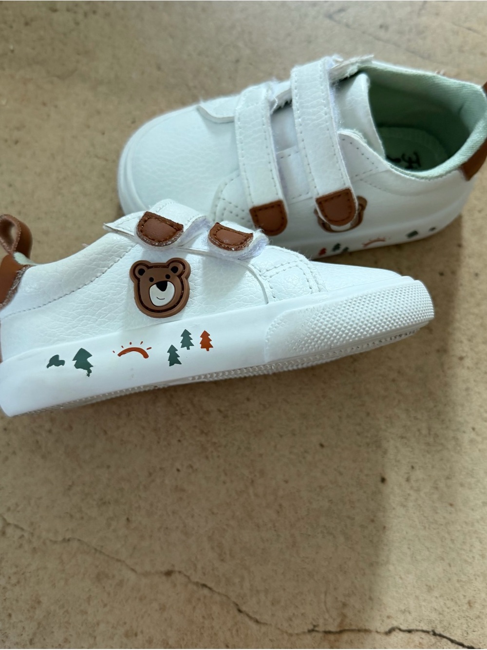Kids White Sneakers with Brown Bear Accent